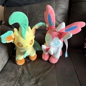 Build-A-Bear Leafeon And Sylveon Eevee Evolutions Plush W/Sound